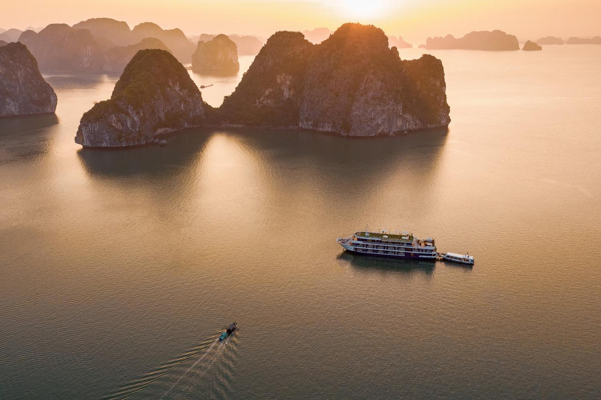 Готель Halong Dragon Bay Cruise Халонг Екстер'єр фото
