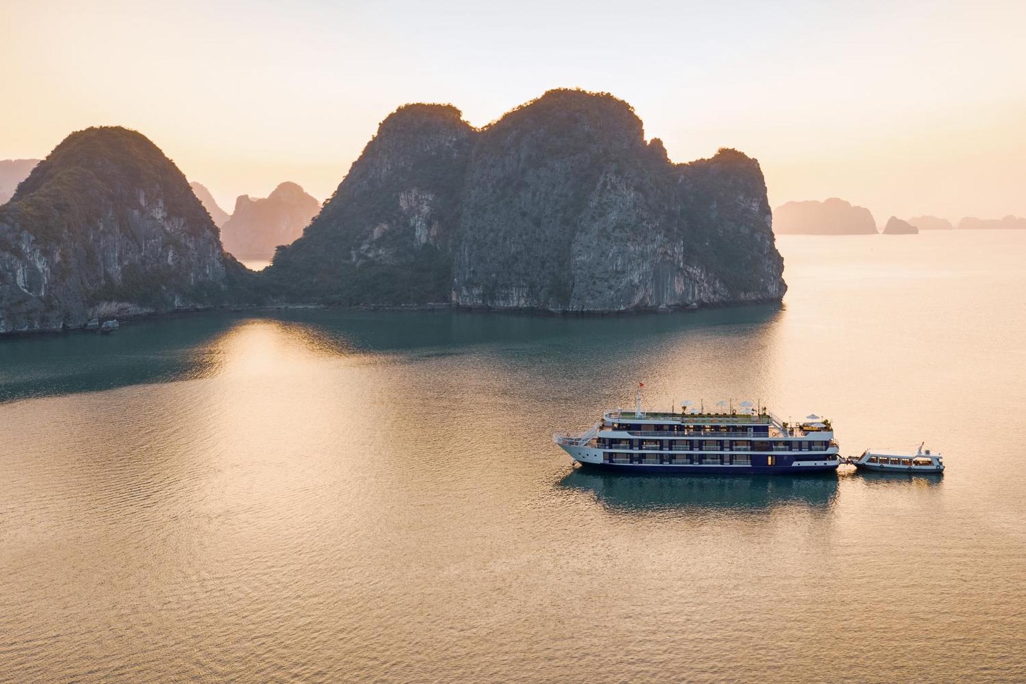 Готель Halong Dragon Bay Cruise Халонг Екстер'єр фото