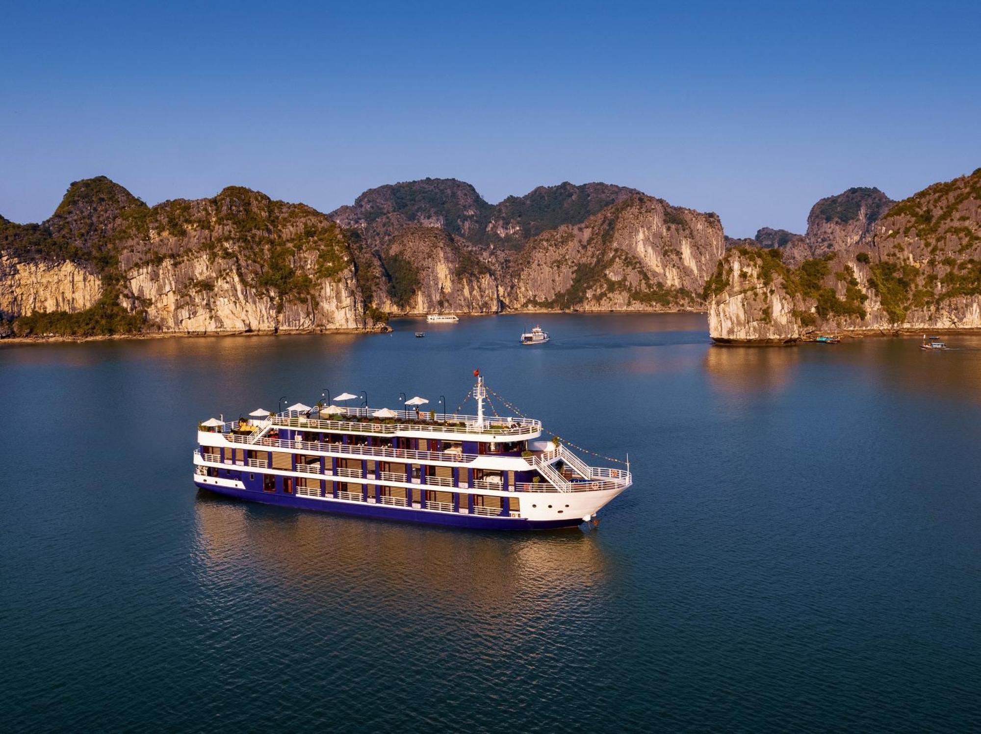 Готель Halong Dragon Bay Cruise Халонг Екстер'єр фото